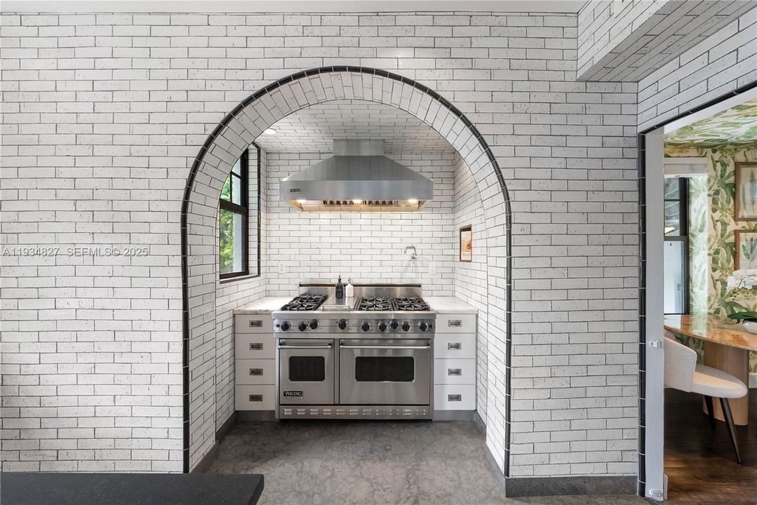 На продажу: $3,375,000 (4 спален, 3 ванн, 2672 Квадратных фут)