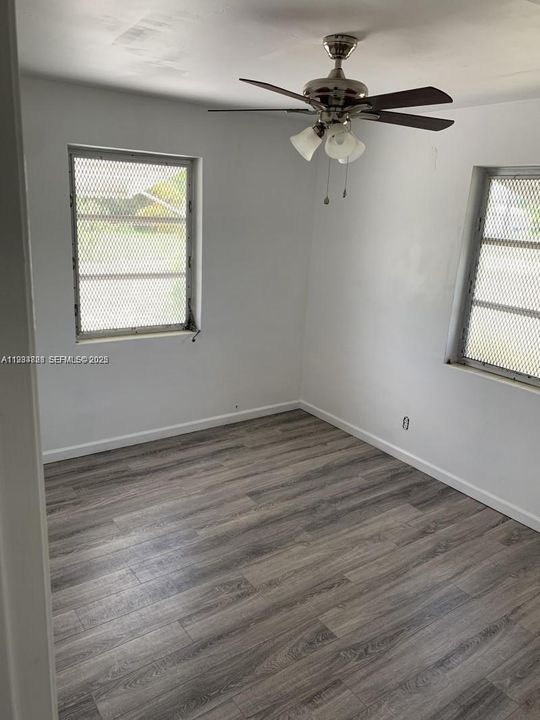 出租: $2,000 (2 贝兹, 1 浴室, 894 平方英尺)