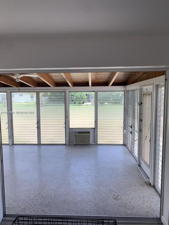 出租: $2,000 (2 贝兹, 1 浴室, 894 平方英尺)