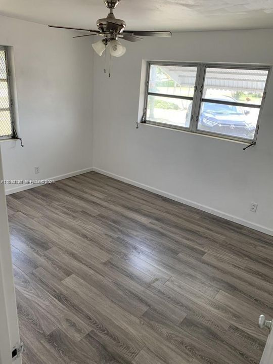 出租: $2,000 (2 贝兹, 1 浴室, 894 平方英尺)