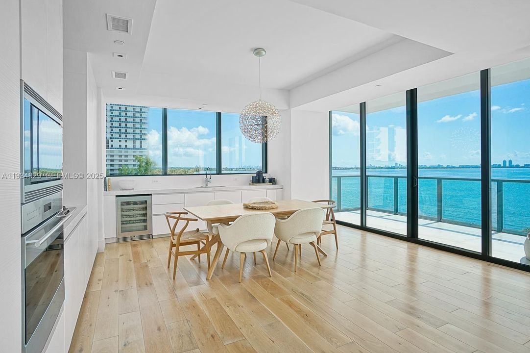 For Rent: $25,000 (3 beds, 3 baths, 2631 Square Feet)