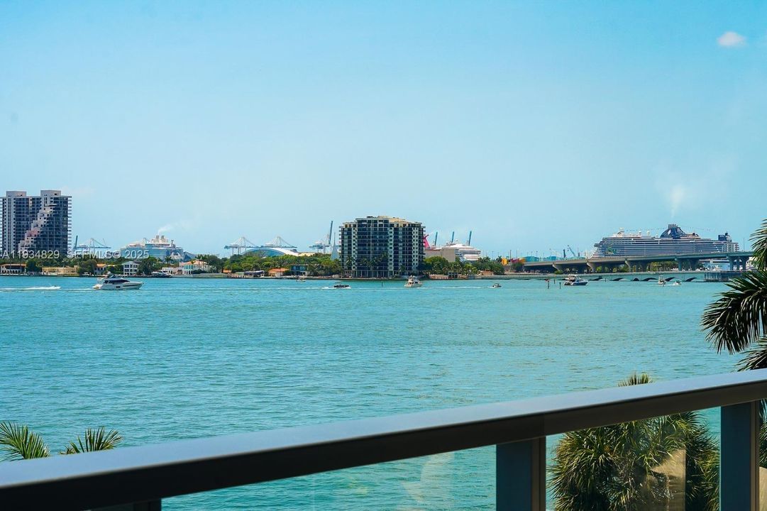 For Rent: $25,000 (3 beds, 3 baths, 2631 Square Feet)