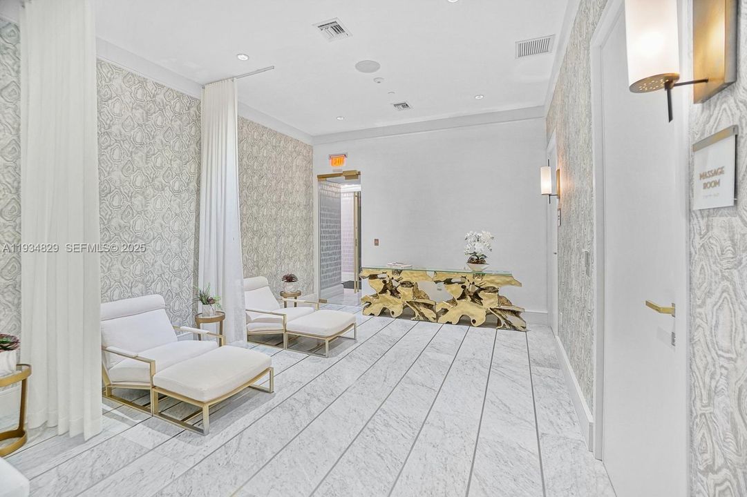 For Rent: $25,000 (3 beds, 3 baths, 2631 Square Feet)