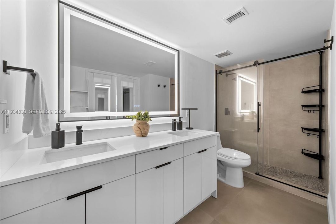 For Rent: $4,400 (2 beds, 2 baths, 1271 Square Feet)