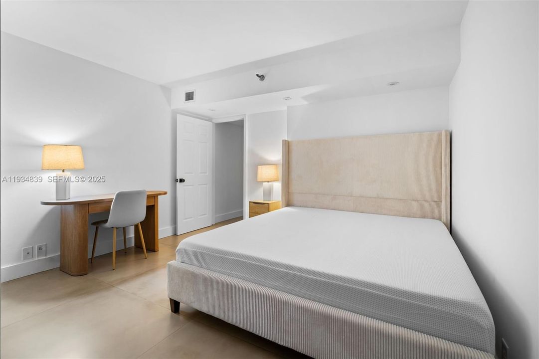 For Rent: $4,400 (2 beds, 2 baths, 1271 Square Feet)