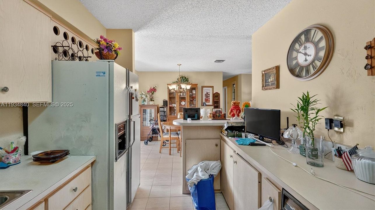 For Sale: $799,000 (3 beds, 2 baths, 1685 Square Feet)