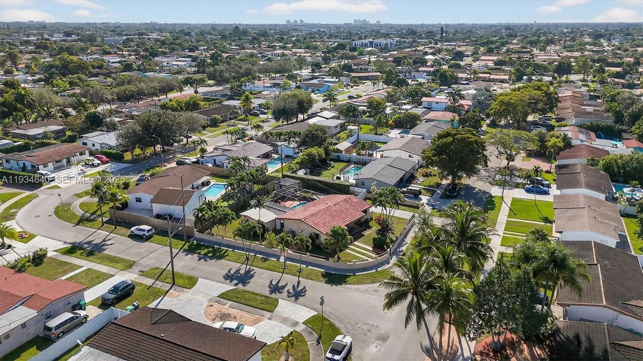 For Sale: $799,000 (3 beds, 2 baths, 1685 Square Feet)