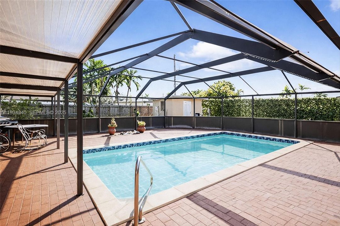 For Sale: $799,000 (3 beds, 2 baths, 1685 Square Feet)