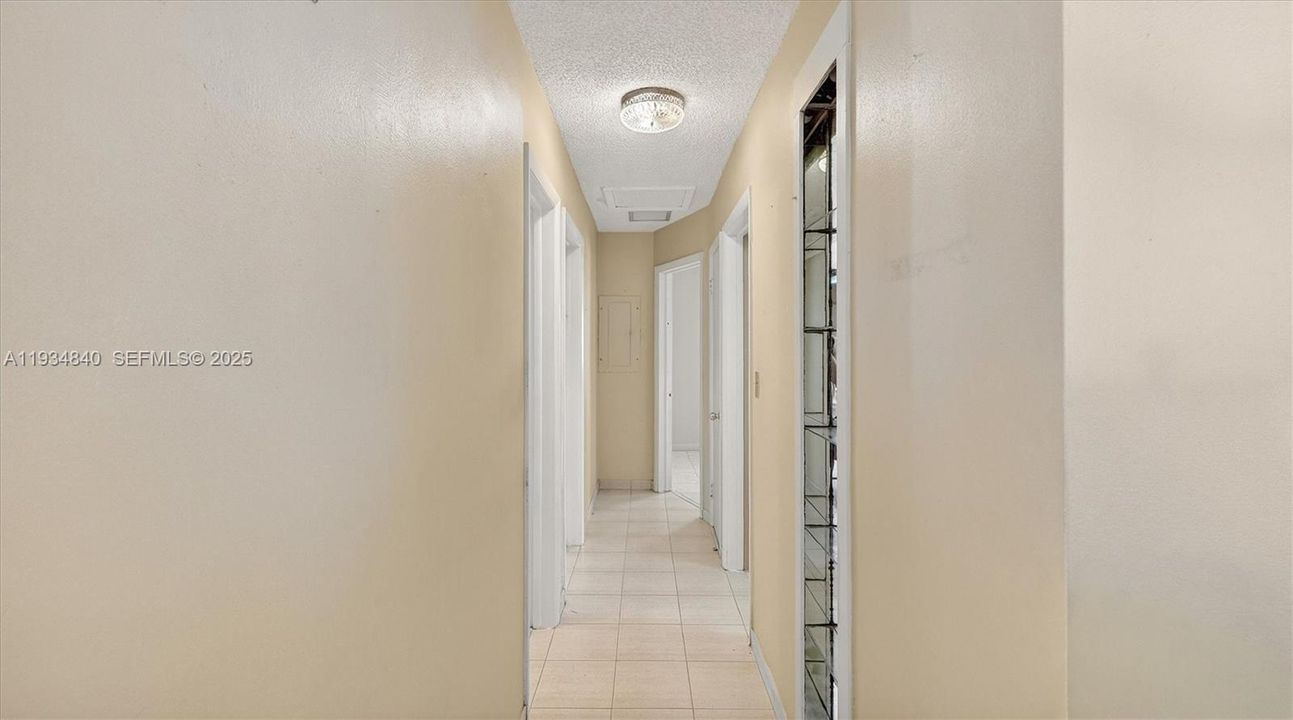 For Sale: $799,000 (3 beds, 2 baths, 1685 Square Feet)