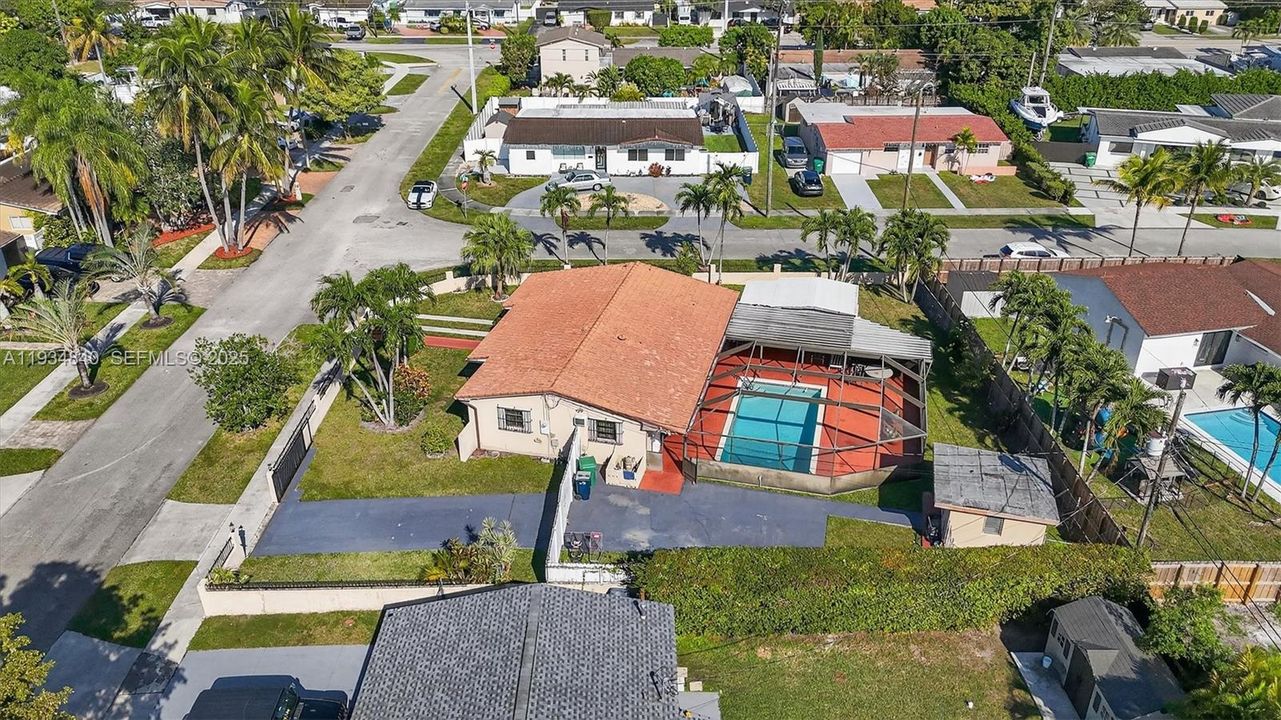 For Sale: $799,000 (3 beds, 2 baths, 1685 Square Feet)