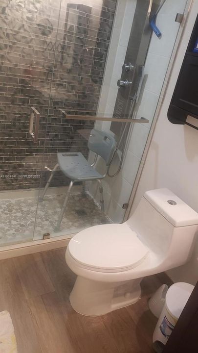 待售: $345,000 (2 贝兹, 2 浴室, 1005 平方英尺)