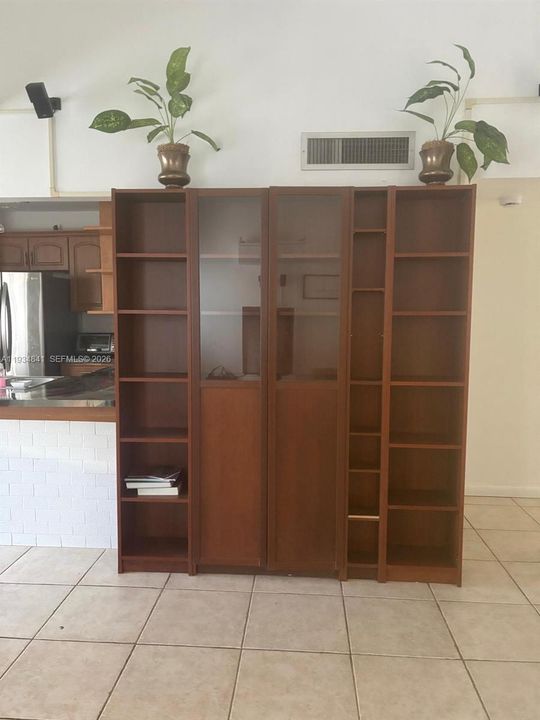 待售: $355,000 (2 贝兹, 2 浴室, 1005 平方英尺)