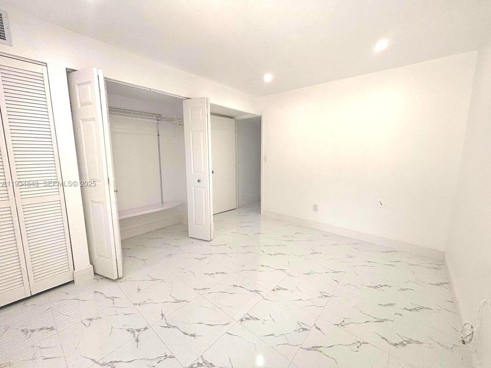 En Renta: $2,500 (2 camas, 1 baños, 2450 Pies cuadrados)