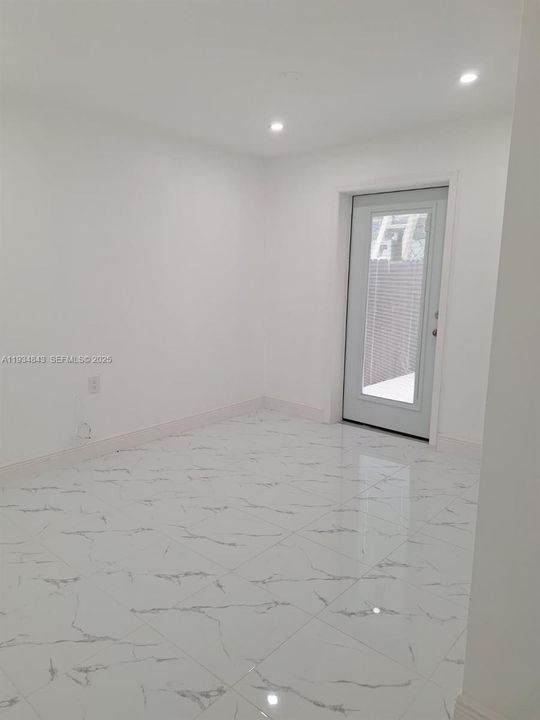 En Renta: $2,500 (2 camas, 1 baños, 2450 Pies cuadrados)