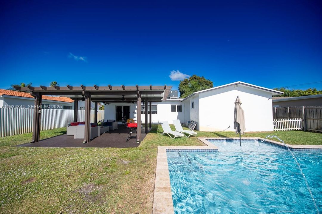 For Sale: $760,000 (4 beds, 2 baths, 2156 Square Feet)