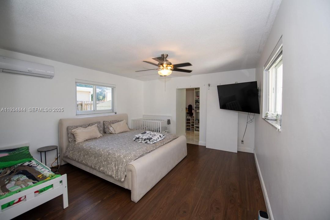 For Sale: $760,000 (4 beds, 2 baths, 2156 Square Feet)