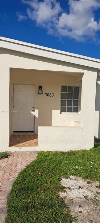 For Rent: $1,950 (2 beds, 1 baths, 1400 Square Feet)