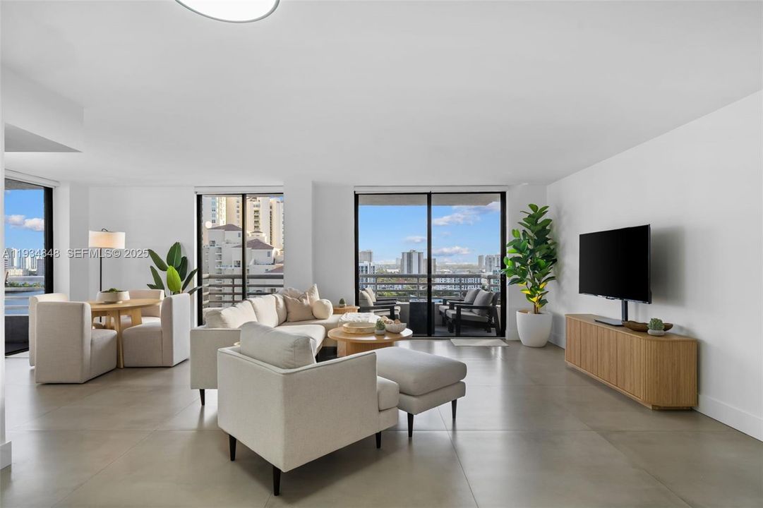 На продажу: $605,000 (2 спален, 2 ванн, 1271 Квадратных фут)