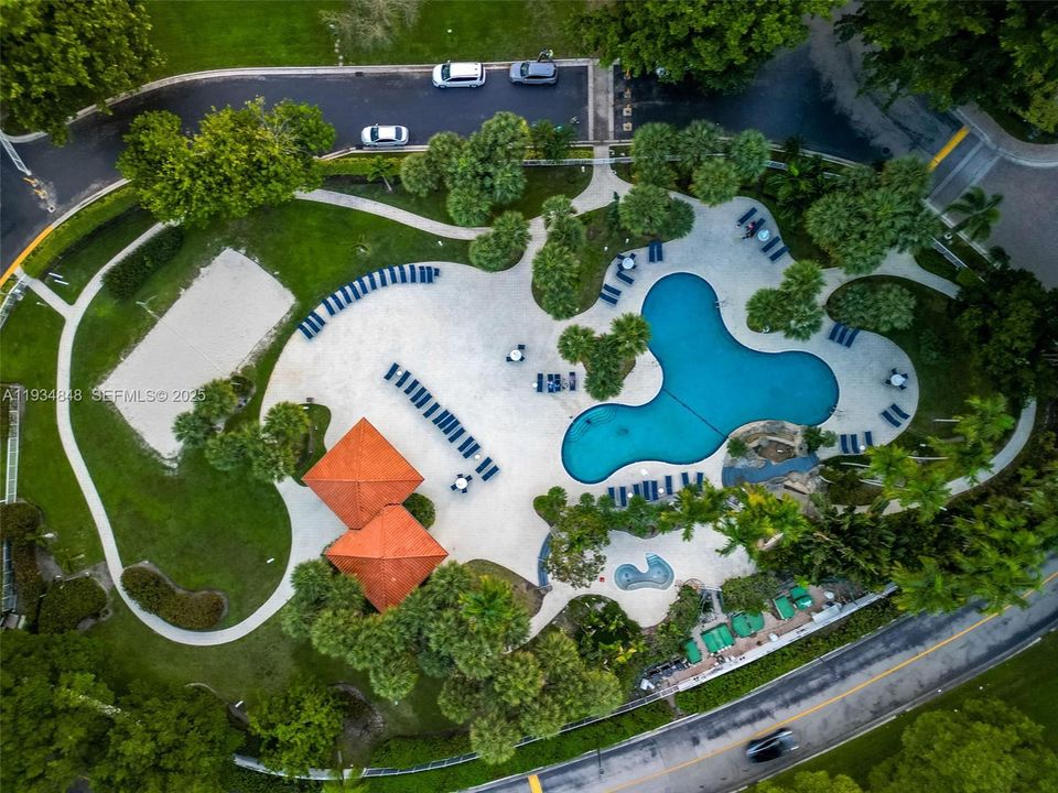 На продажу: $605,000 (2 спален, 2 ванн, 1271 Квадратных фут)