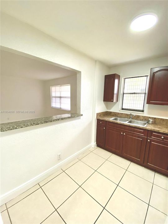 En Venta: $130,000 (2 camas, 1 baños, 880 Pies cuadrados)