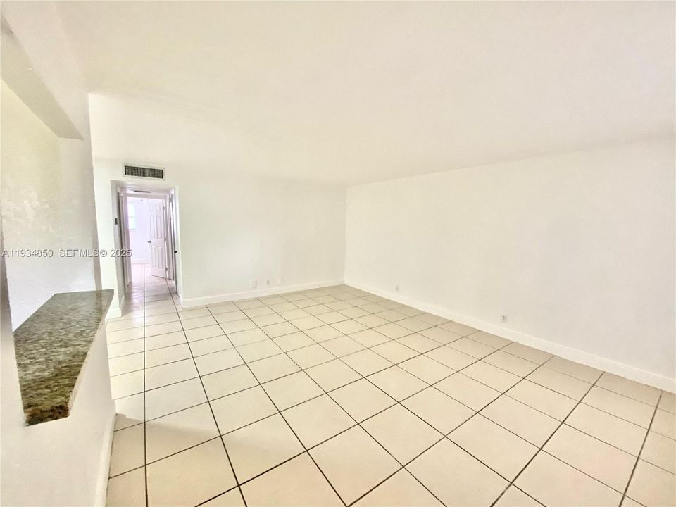 En Venta: $130,000 (2 camas, 1 baños, 880 Pies cuadrados)