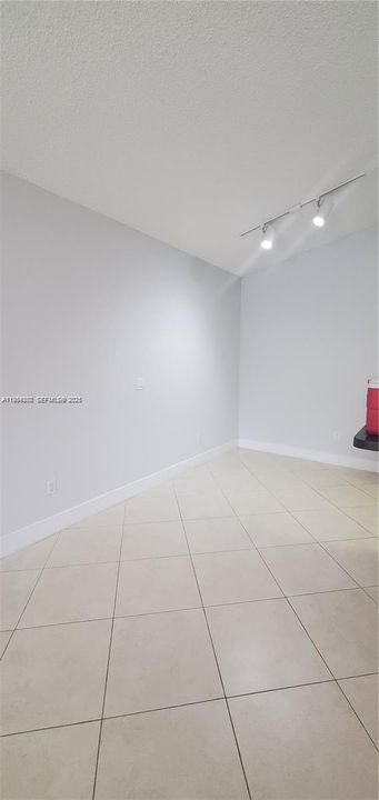 出租: $1,500 (1 贝兹, 1 浴室, 0 平方英尺)