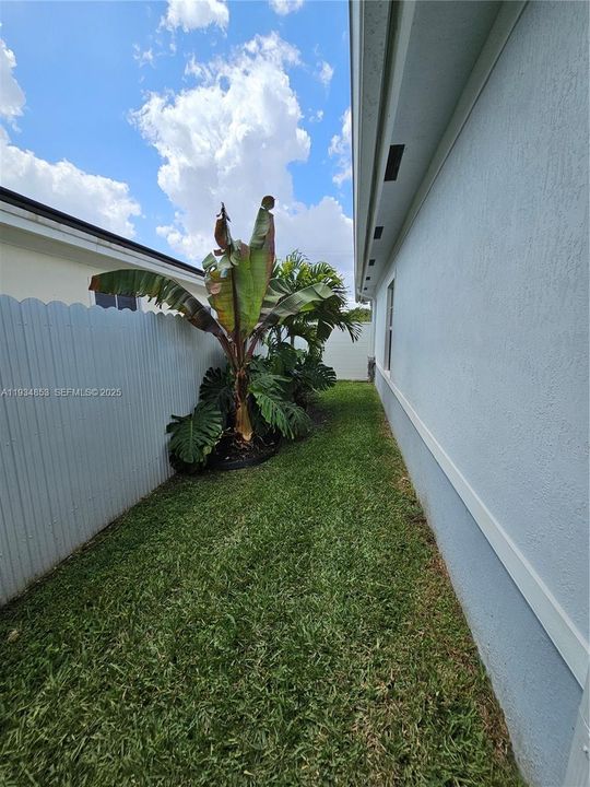 For Sale: $619,000 (3 beds, 2 baths, 1722 Square Feet)