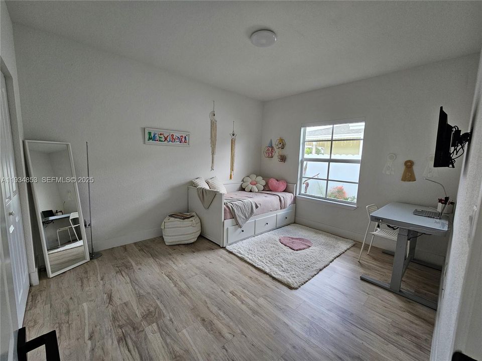 For Sale: $619,000 (3 beds, 2 baths, 1722 Square Feet)