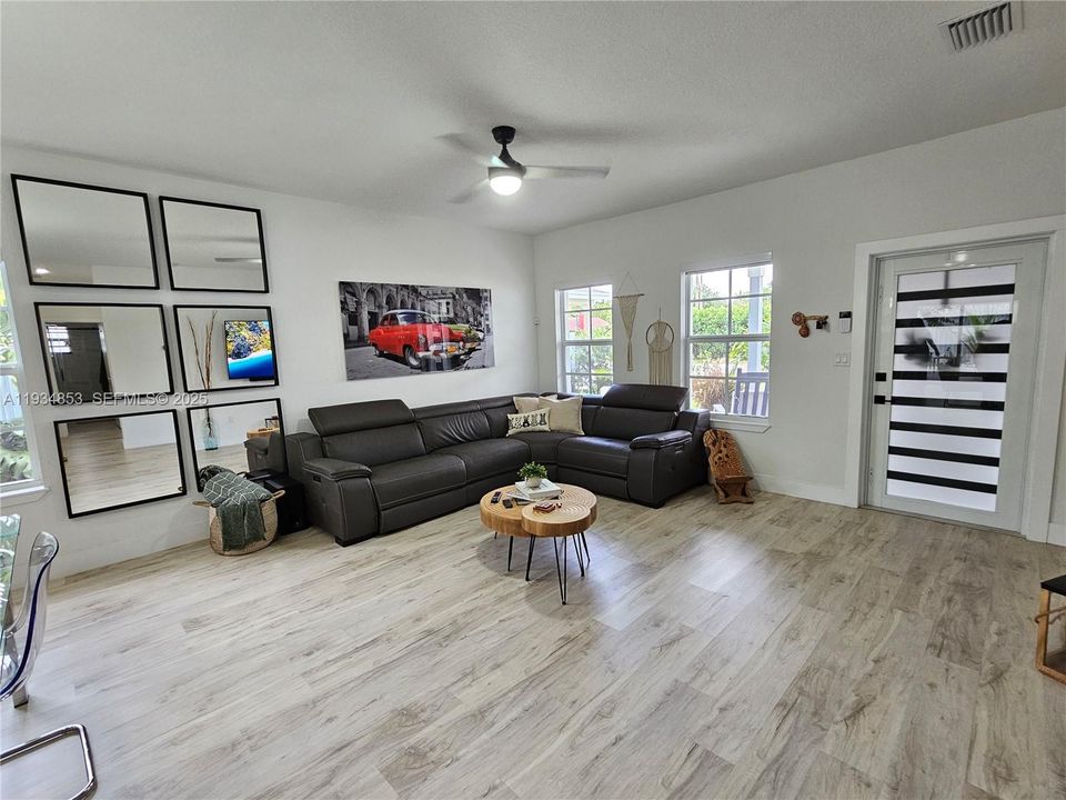 For Sale: $619,000 (3 beds, 2 baths, 1722 Square Feet)