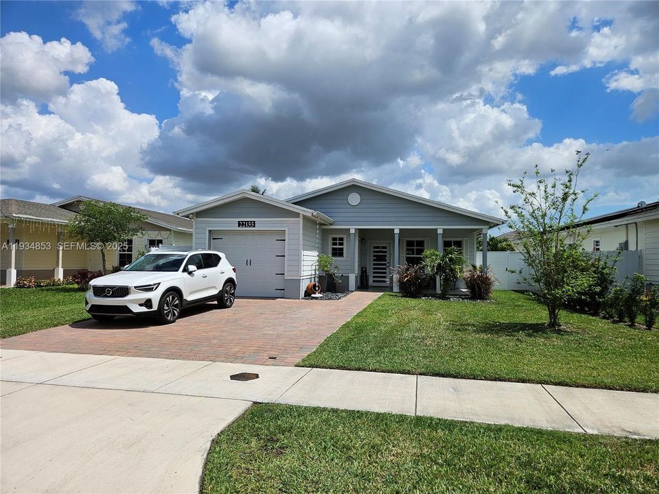 For Sale: $619,000 (3 beds, 2 baths, 1722 Square Feet)