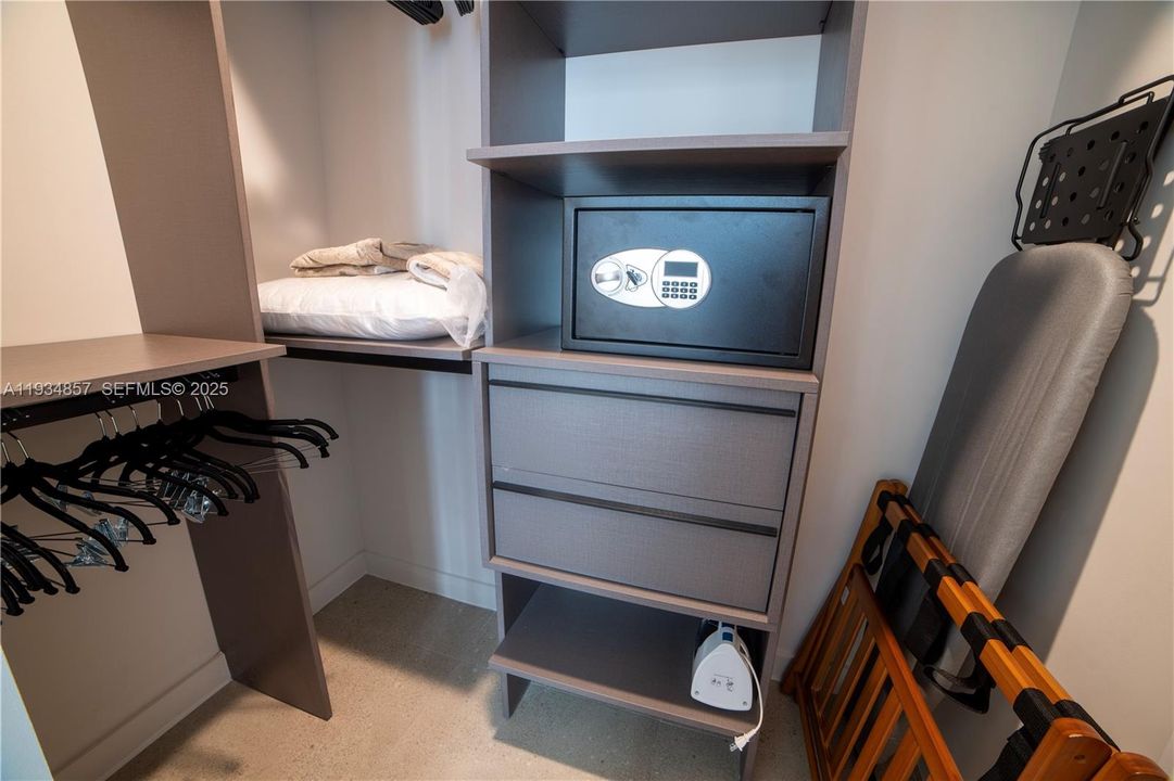 На продажу: $599,900 (1 спален, 1 ванн, 630 Квадратных фут)