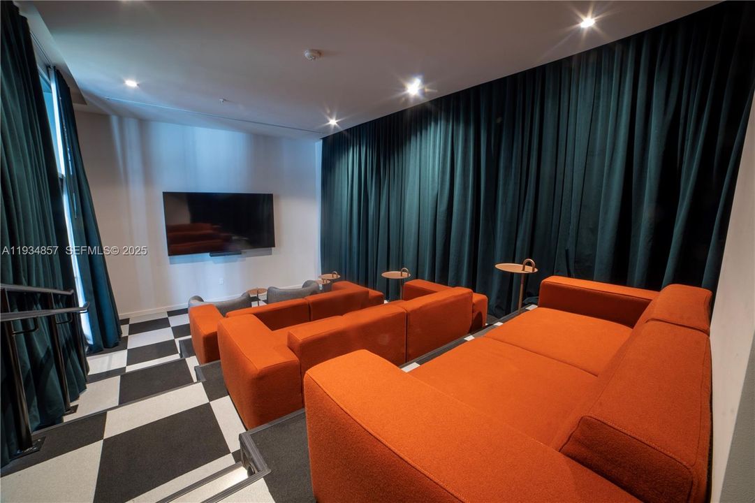 На продажу: $599,900 (1 спален, 1 ванн, 630 Квадратных фут)