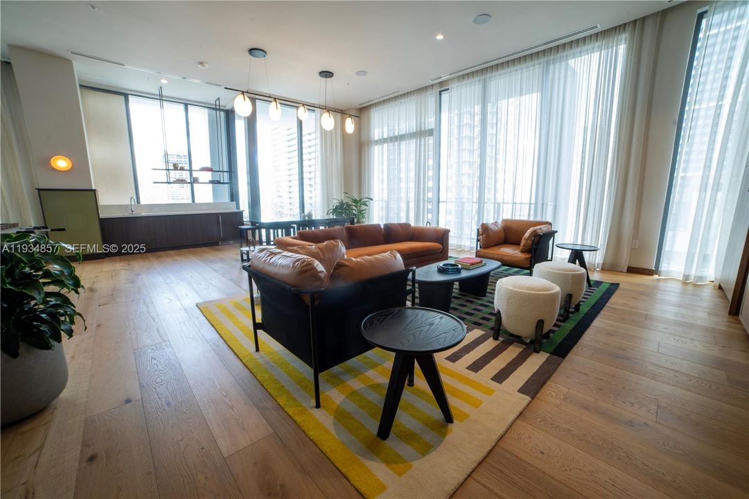 На продажу: $599,900 (1 спален, 1 ванн, 630 Квадратных фут)