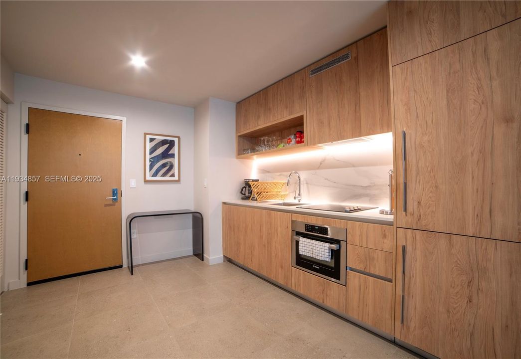 На продажу: $599,900 (1 спален, 1 ванн, 630 Квадратных фут)