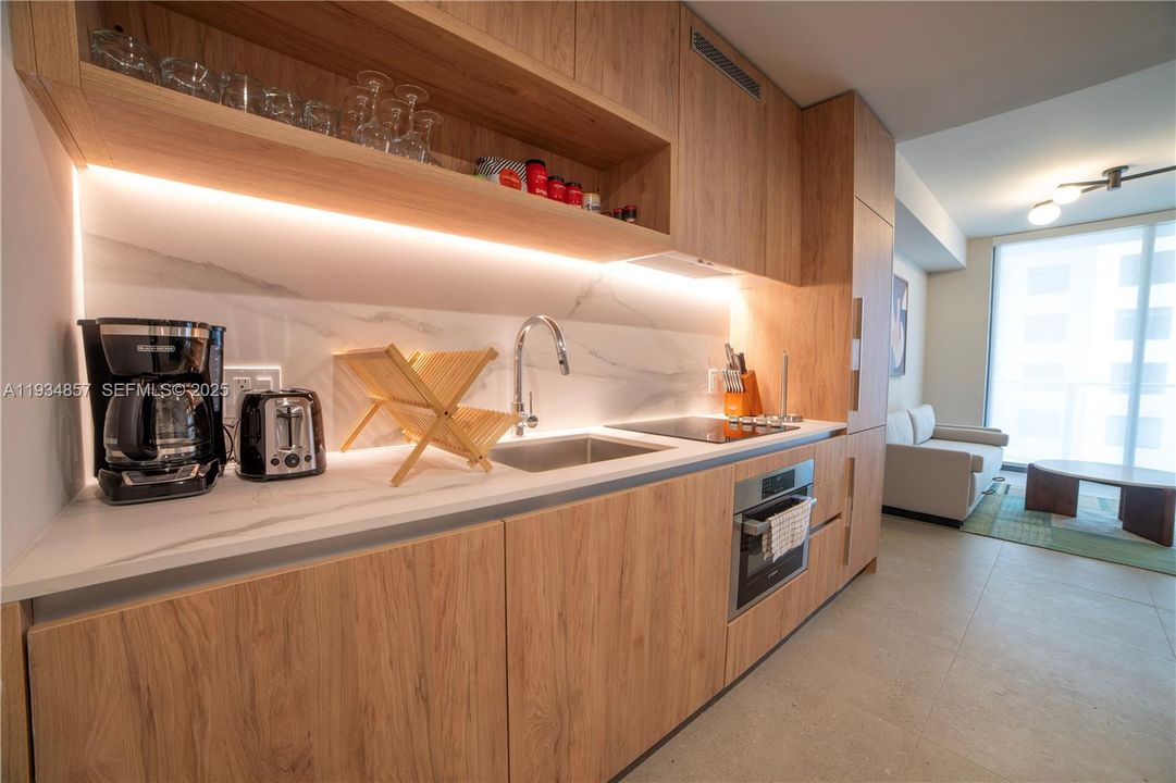 На продажу: $599,900 (1 спален, 1 ванн, 630 Квадратных фут)