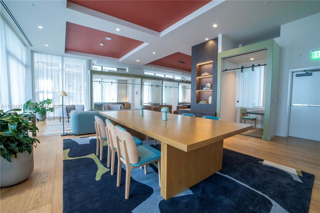 На продажу: $599,900 (1 спален, 1 ванн, 630 Квадратных фут)