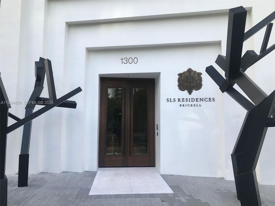 出租: $5,800 (3 贝兹, 2 浴室, 1154 平方英尺)