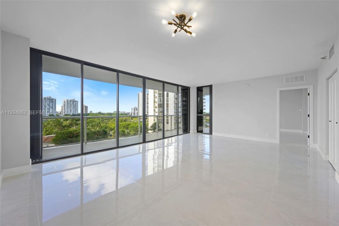 For Sale: $750,000 (3 beds, 2 baths, 1800 Square Feet)