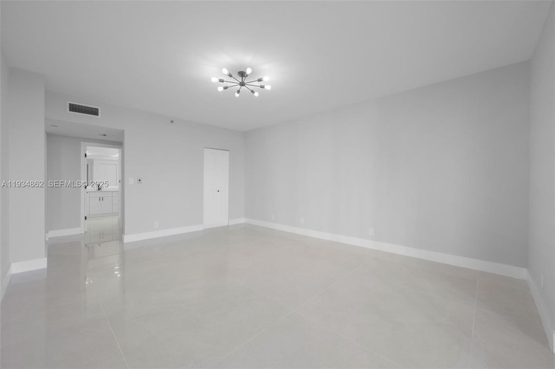 For Sale: $750,000 (3 beds, 2 baths, 1800 Square Feet)