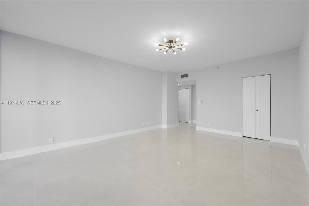 For Sale: $750,000 (3 beds, 2 baths, 1800 Square Feet)