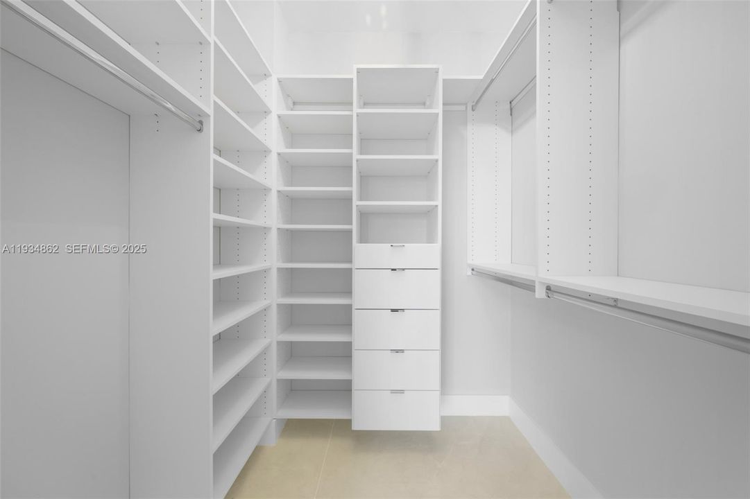 For Sale: $750,000 (3 beds, 2 baths, 1800 Square Feet)