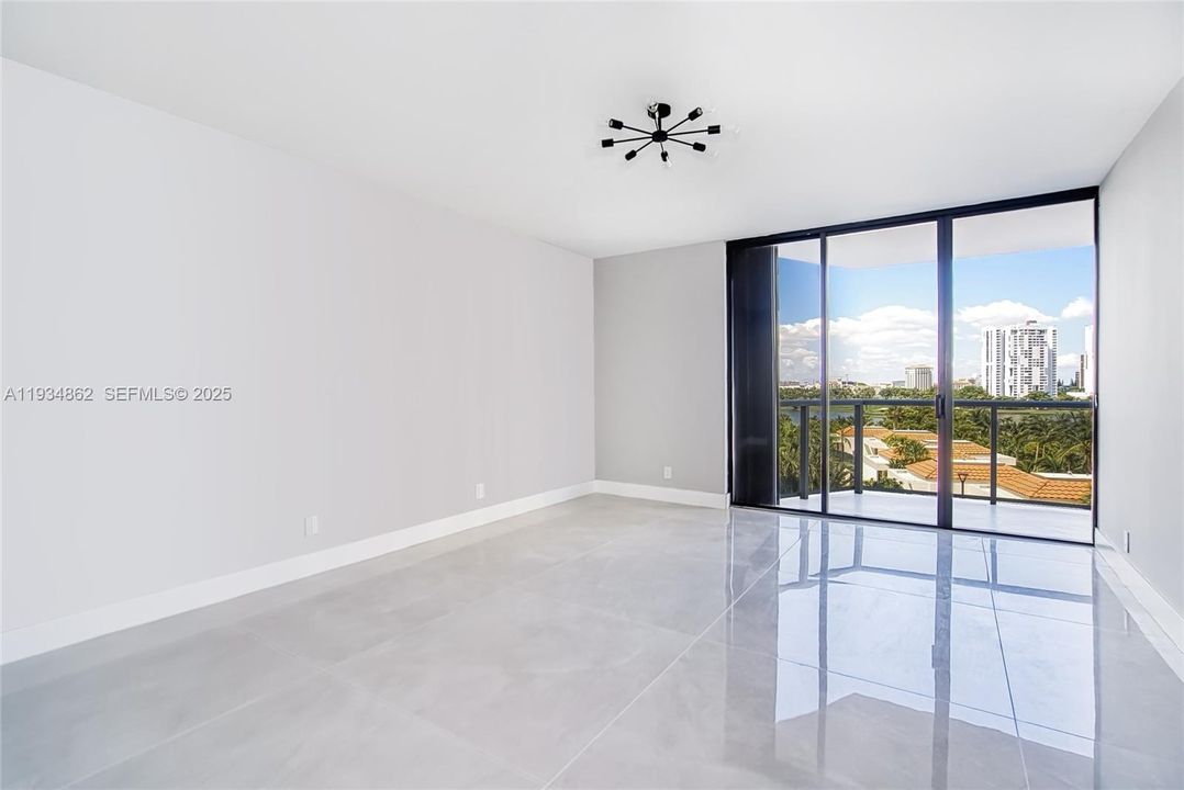 For Sale: $750,000 (3 beds, 2 baths, 1800 Square Feet)