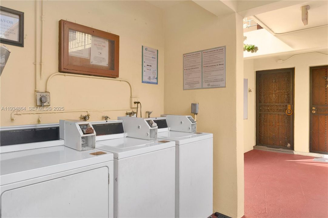 For Sale: $225,000 (2 beds, 1 baths, 648 Square Feet)