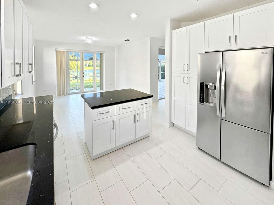 Recientemente alquilado: $3,550 (3 camas, 2 baños, 1701 Pies cuadrados)