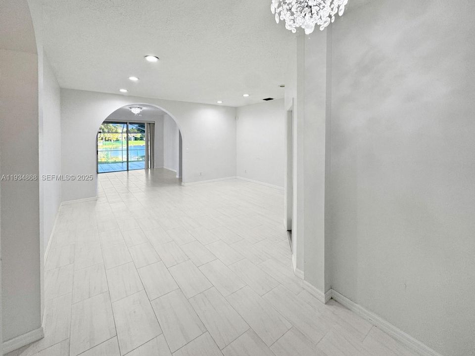 Recientemente alquilado: $3,550 (3 camas, 2 baños, 1701 Pies cuadrados)