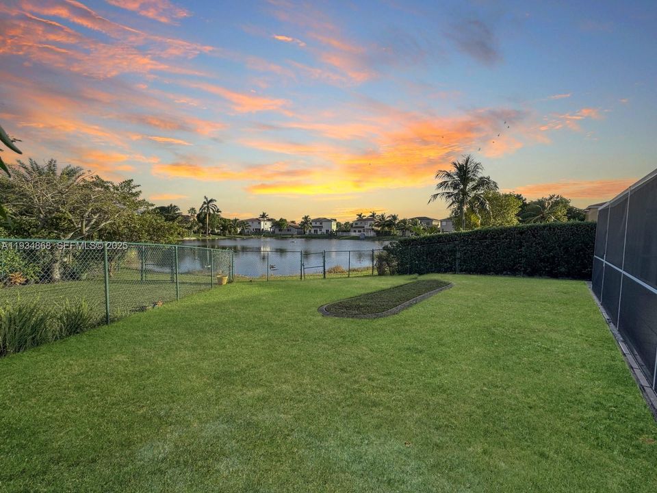 Recientemente alquilado: $3,550 (3 camas, 2 baños, 1701 Pies cuadrados)