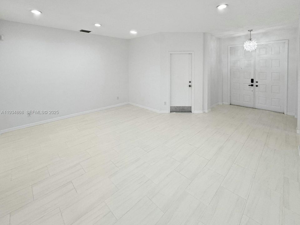 Recientemente alquilado: $3,550 (3 camas, 2 baños, 1701 Pies cuadrados)