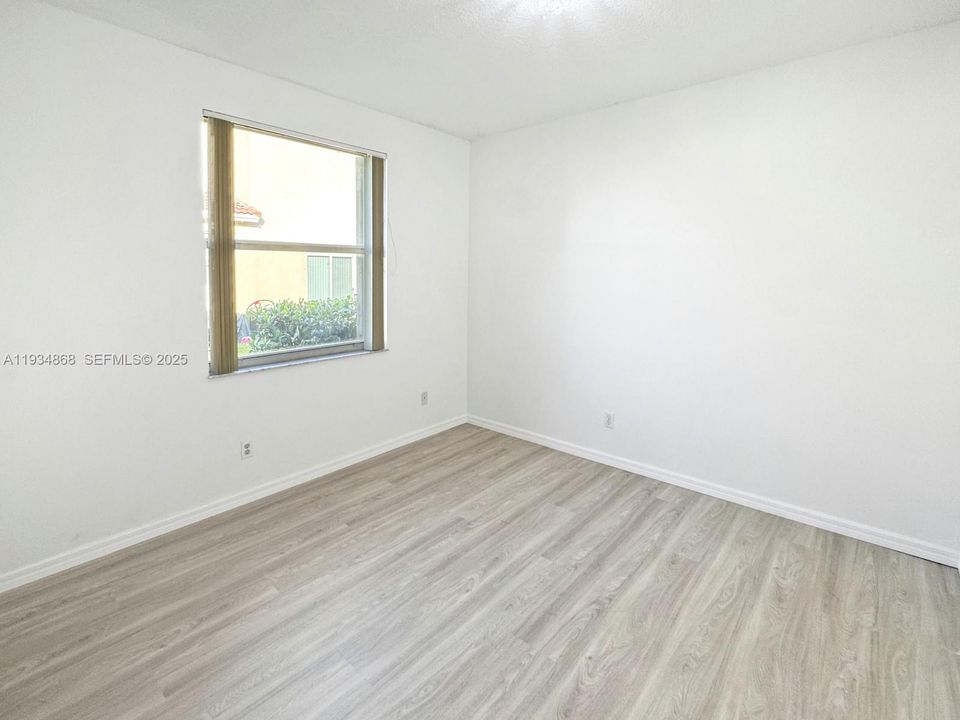 Recientemente alquilado: $3,550 (3 camas, 2 baños, 1701 Pies cuadrados)