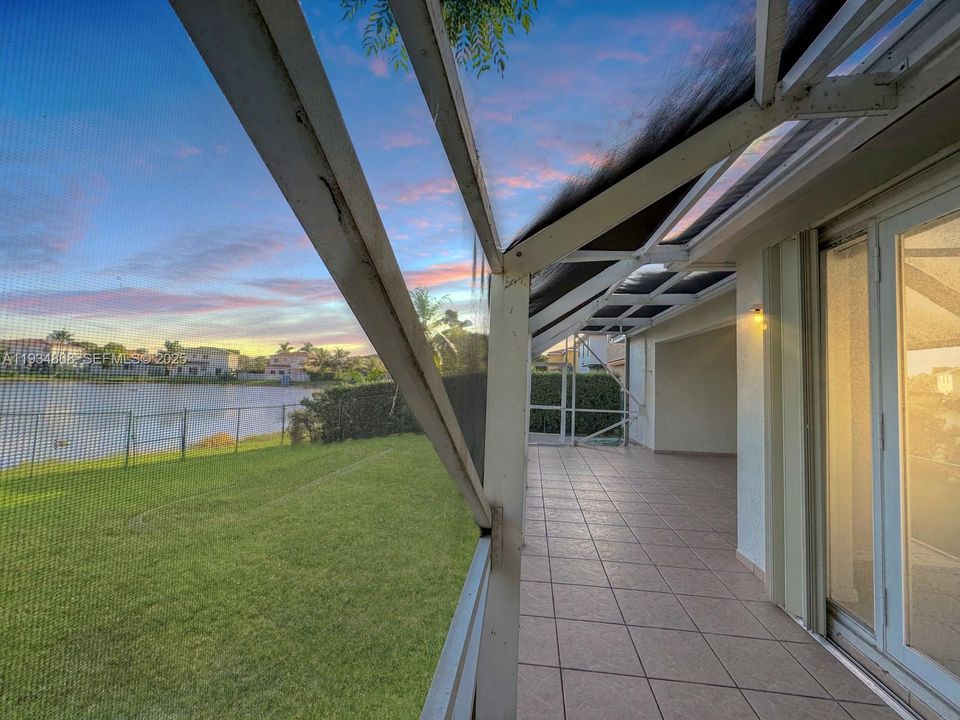 Recientemente alquilado: $3,550 (3 camas, 2 baños, 1701 Pies cuadrados)