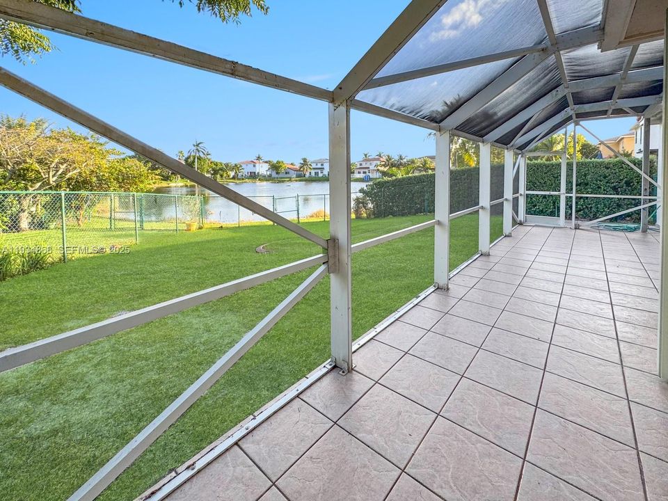 Recientemente alquilado: $3,550 (3 camas, 2 baños, 1701 Pies cuadrados)